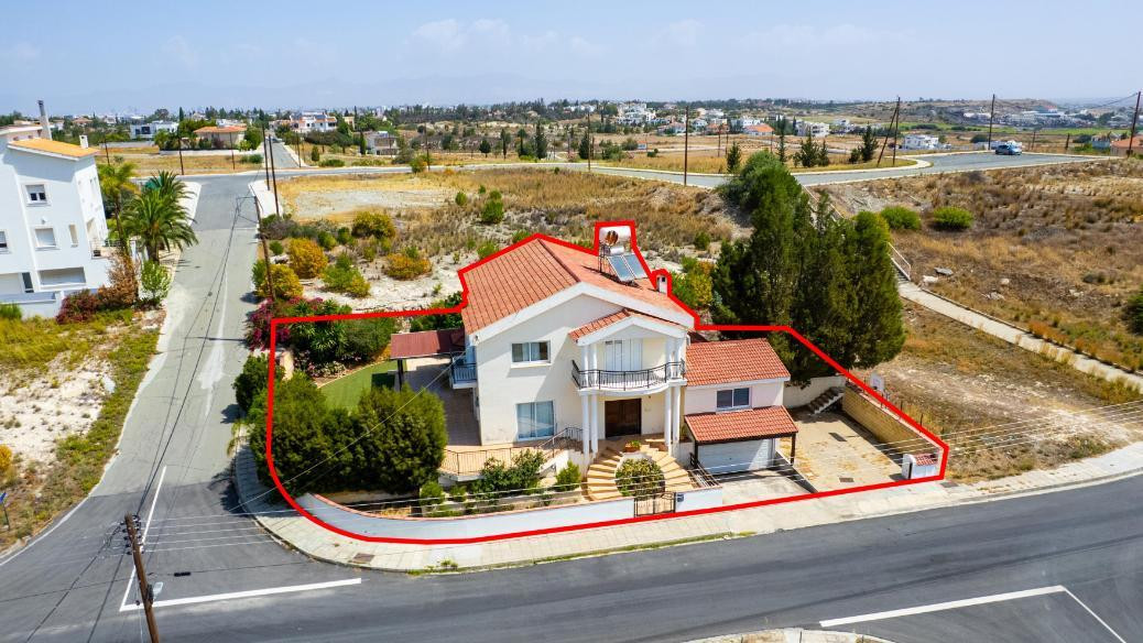 4 Bedrooms House / Villa in Dali, Nicosia