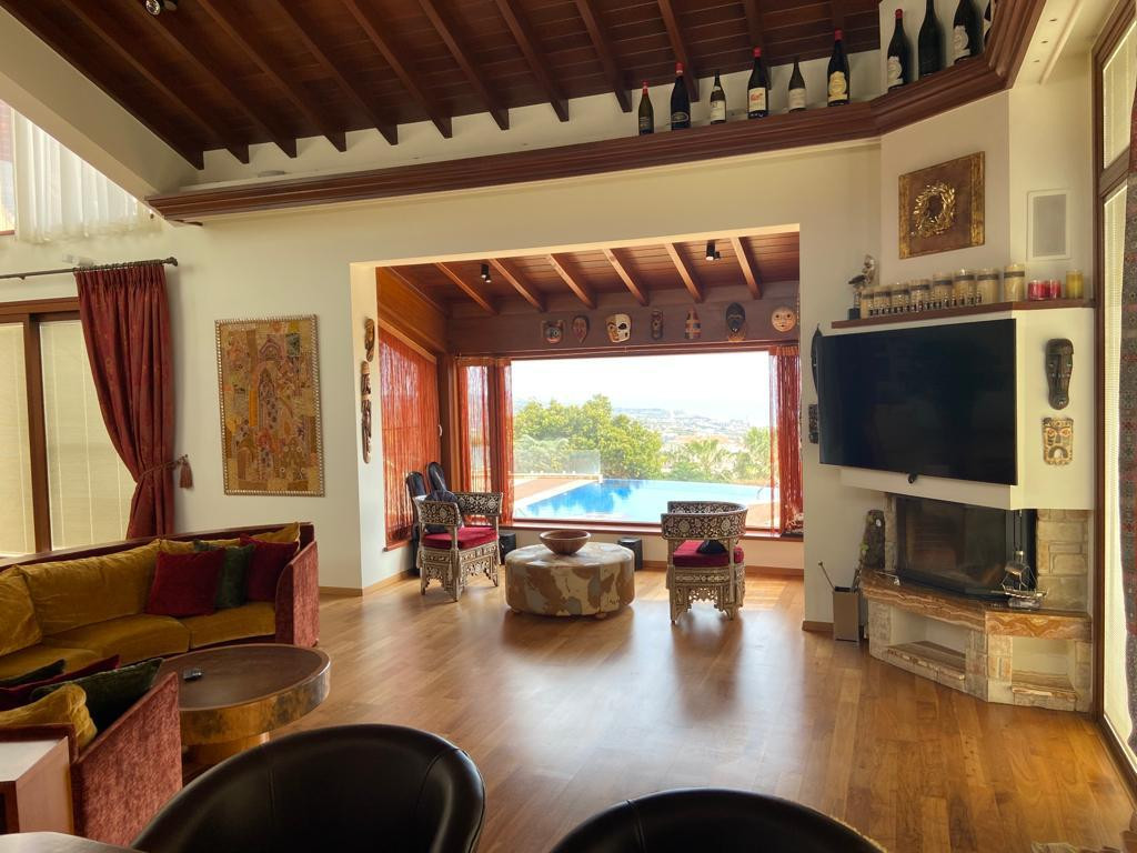 4 Bedrooms House / Villa in Agios Tychonas, Limassol