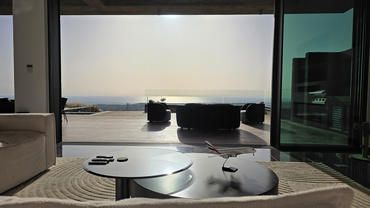 5 Bedrooms House / Villa in Armou, Paphos