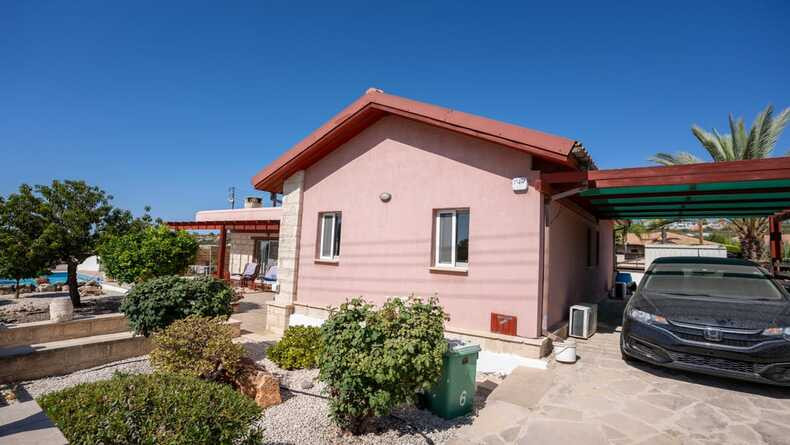 2 Bedrooms House / Villa in Souni, Limassol