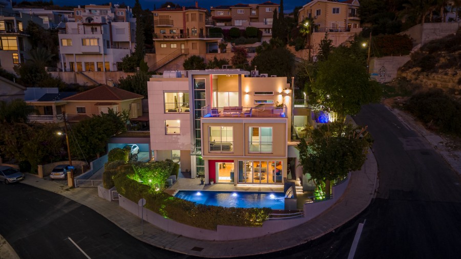 6 Bedrooms House / Villa in Agia Fyla, Limassol