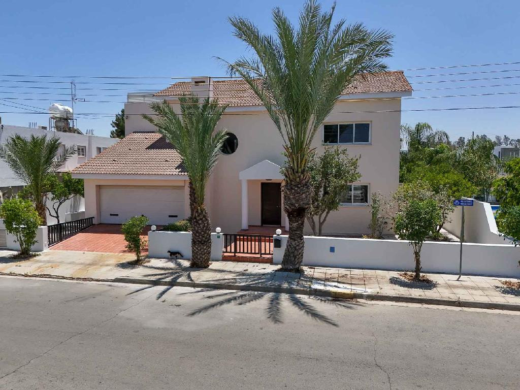 3 Bedrooms House / Villa in Latsia, Nicosia