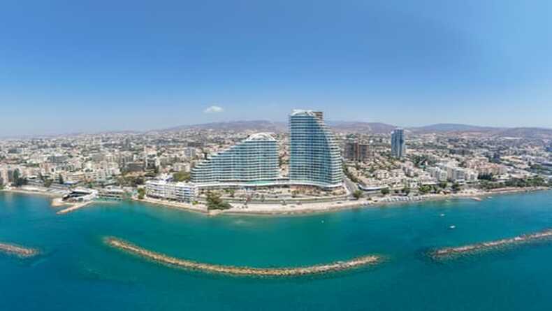 4 Bedrooms Apartment in Potamos Germasogeias, Limassol