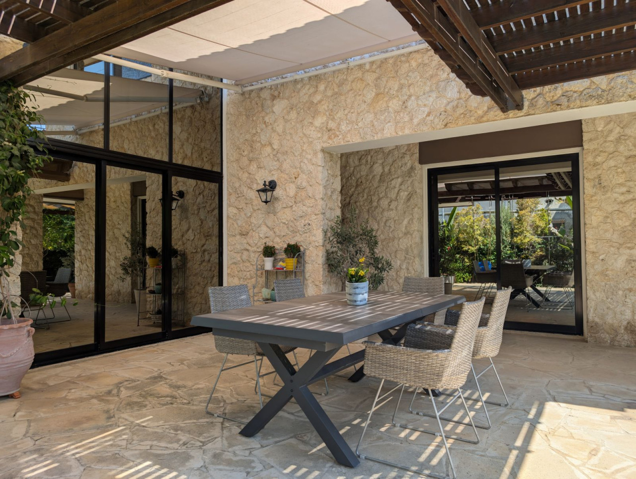 3 Bedrooms House / Villa in Latsia, Nicosia