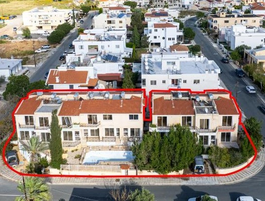 20 + Bedrooms Investment in Emba, Paphos