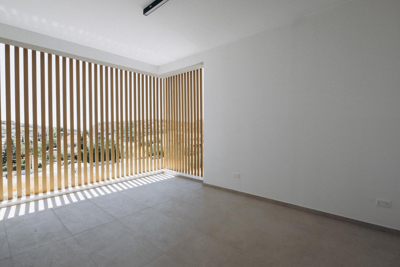 5 Bedrooms House / Villa in Agios Tychonas, Limassol