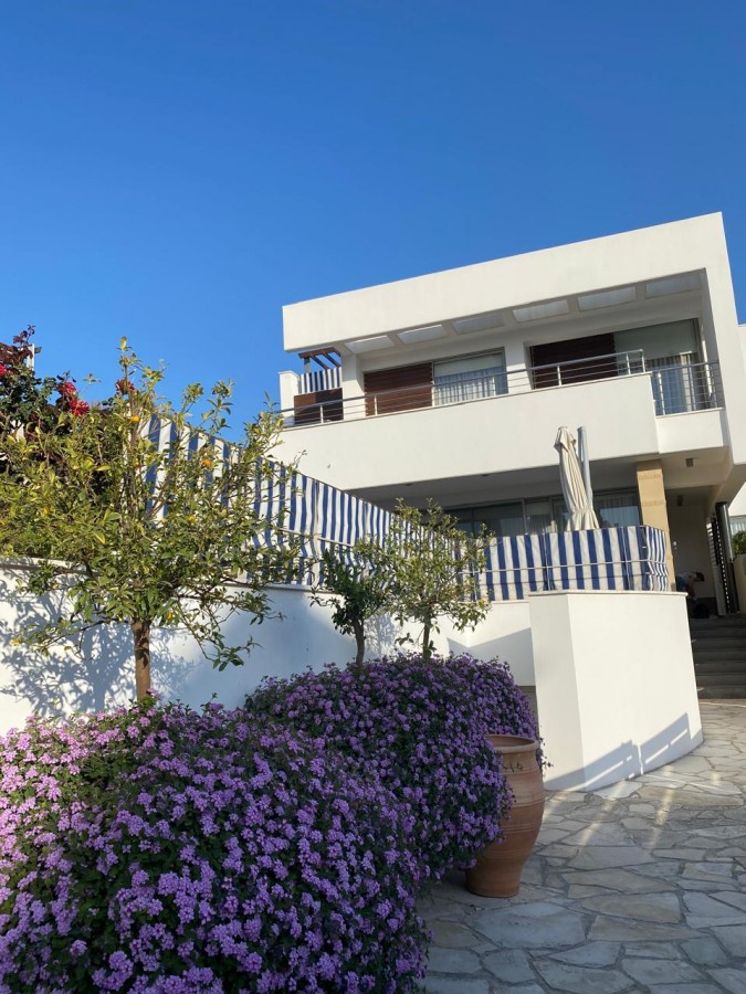 4 Bedrooms House / Villa in Latsi, Paphos
