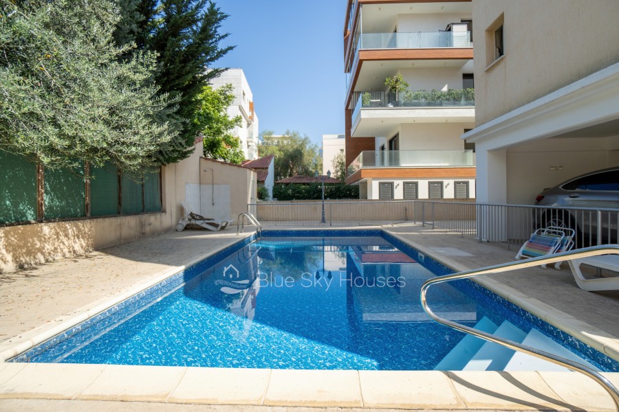 2 Bedrooms Penthouse in Potamos Germasogeias, Limassol