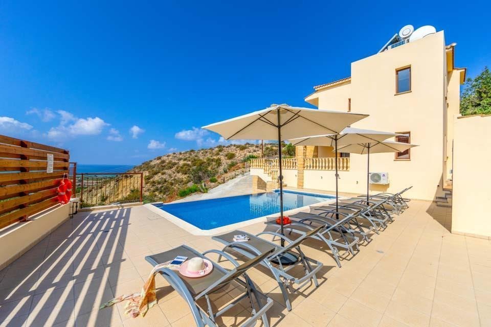 4 Bedrooms House / Villa in Kissonerga, Paphos
