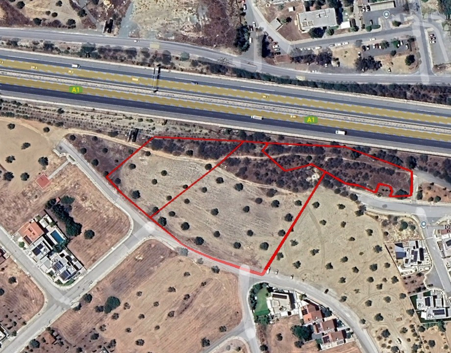 Land in Latsia, Nicosia