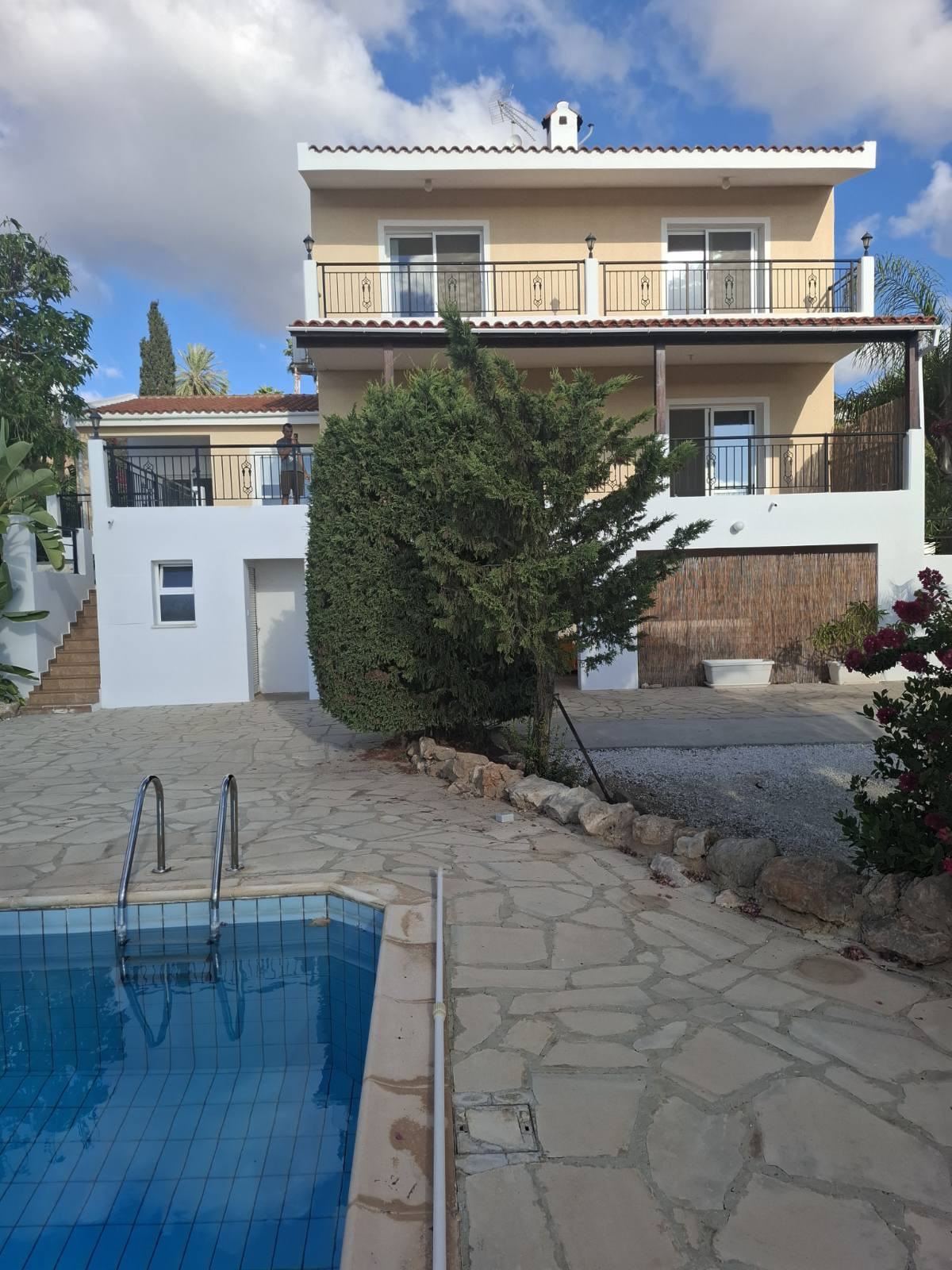 4 Bedrooms House / Villa in Peyia, Paphos