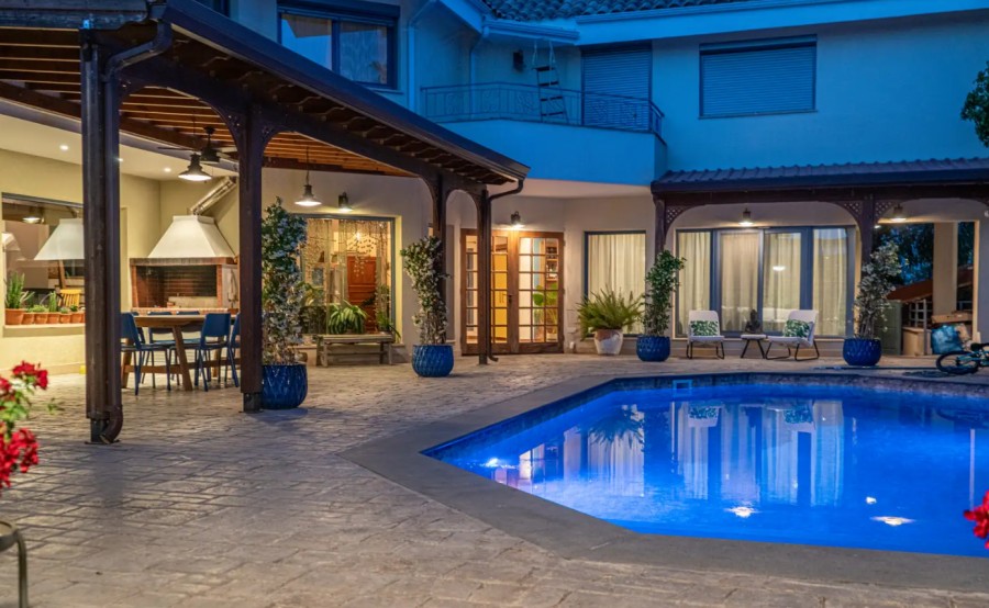 4 Bedrooms House / Villa in Laiki Lefkothea, Limassol