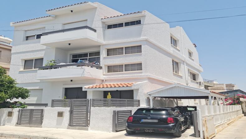 3 Bedrooms Apartment in Mesa Geitonia, Limassol