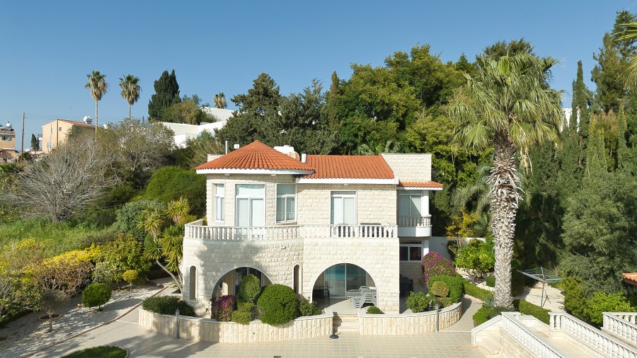 4 Bedrooms House / Villa in Chlorakas, Paphos