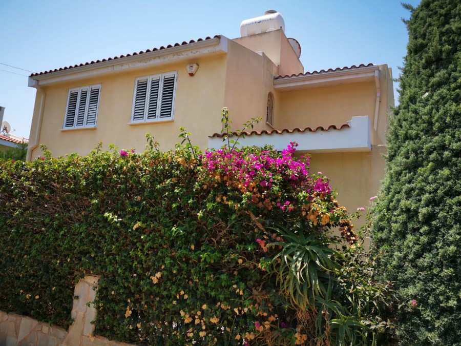 3 Bedrooms House / Villa in Peyia, Paphos