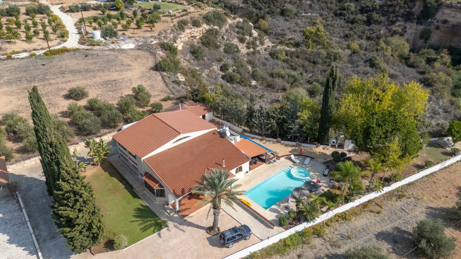 3 Bedrooms House / Villa in Tala, Paphos