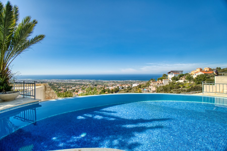 5 Bedrooms House / Villa in Tala, Paphos