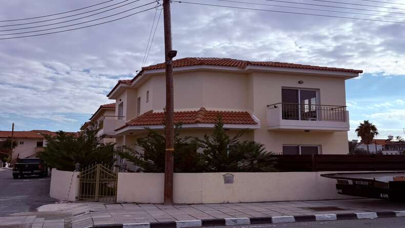 3 Bedrooms House / Villa in Erimi, Limassol