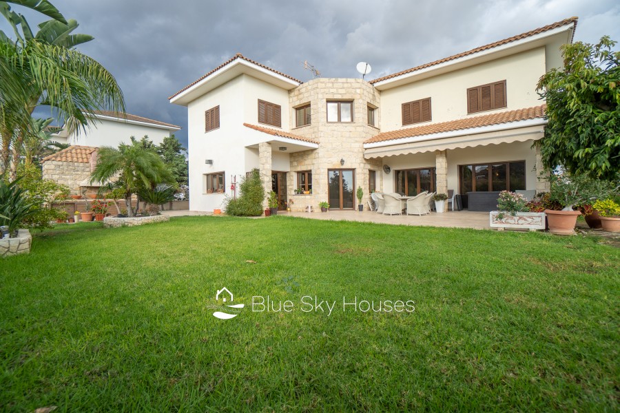 3 Bedrooms House / Villa in Pyrgos, Limassol