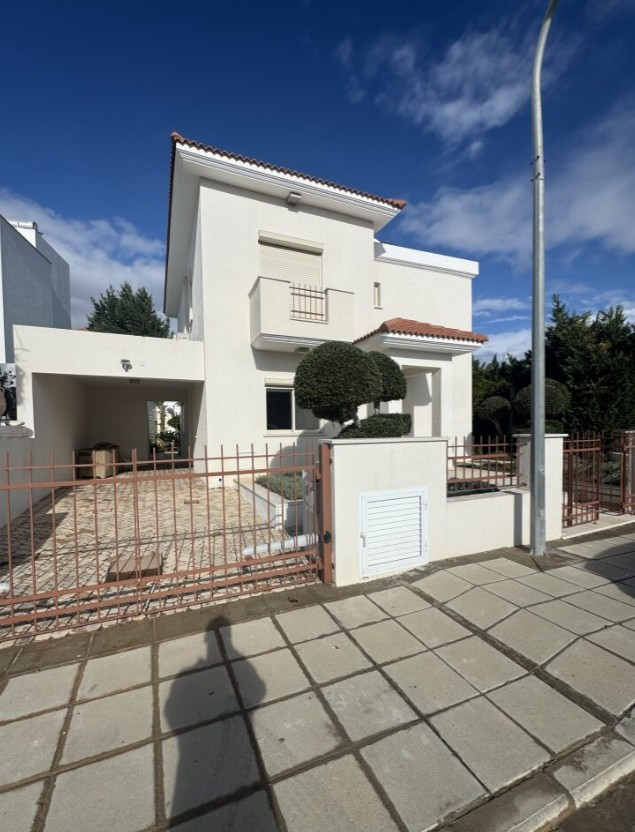 3 Bedrooms House / Villa in Limassol, Limassol