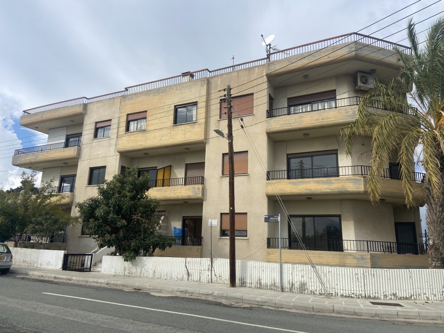 20 + Bedrooms Building in Kato Paphos, Paphos