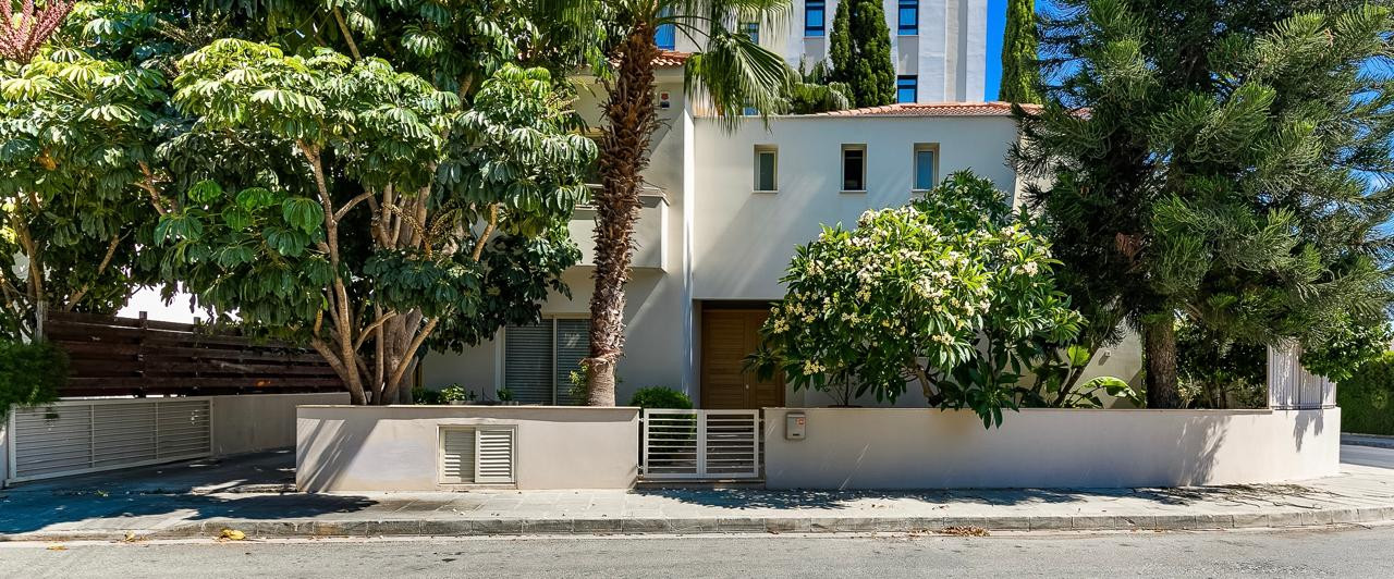 4 Bedrooms House / Villa in Potamos Germasogeias, Limassol