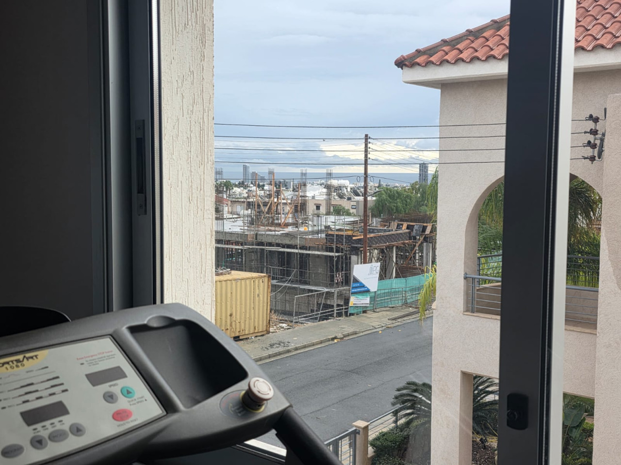 6 Bedrooms House / Villa in Agios Athanasios, Limassol