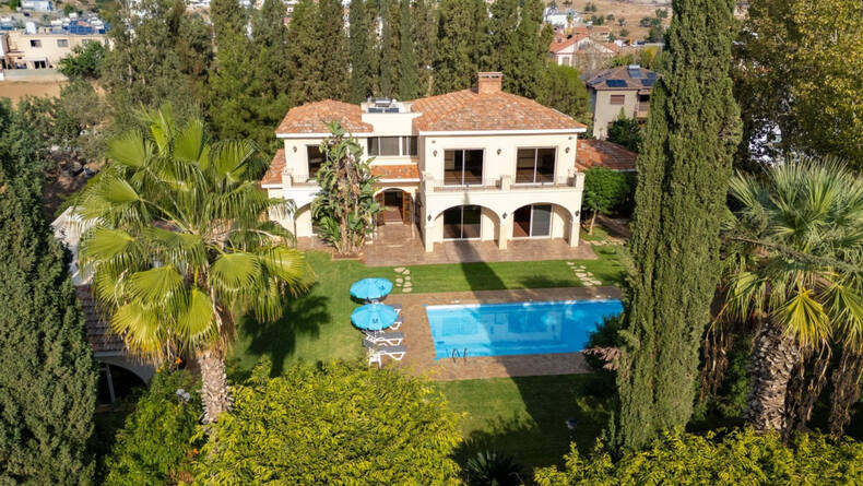 5 Bedrooms House / Villa in Agios Silas, Limassol