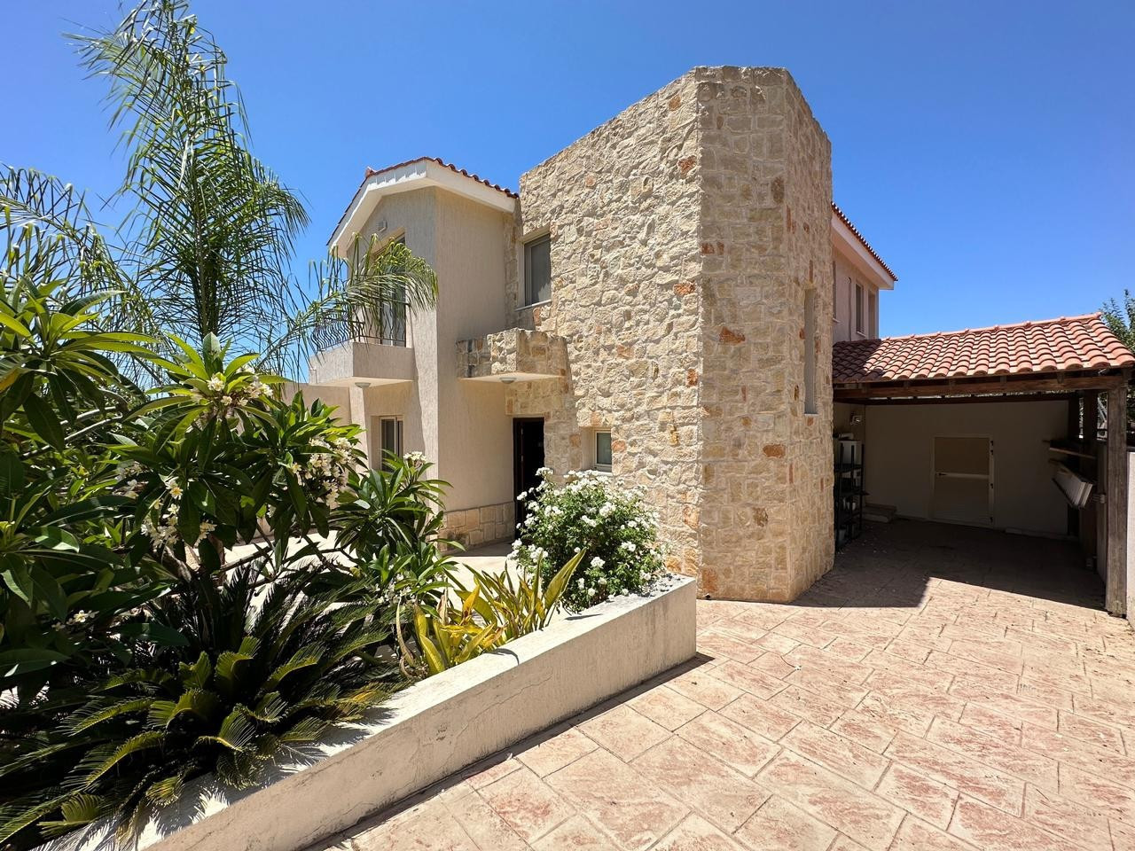 4 Bedrooms House / Villa in Konia, Paphos