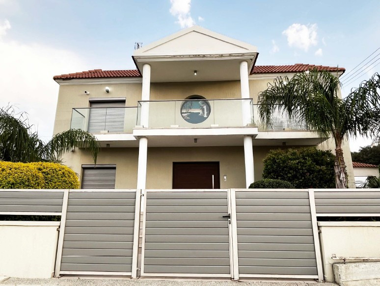 6 Bedrooms House / Villa in Palodia, Limassol