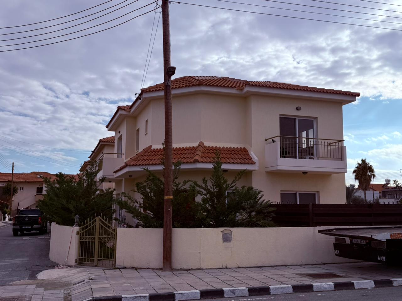 3 Bedrooms House / Villa in Erimi, Limassol